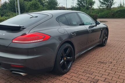 Porsche Panamera 195.000 km 28.900 &euro; Lünen 44536