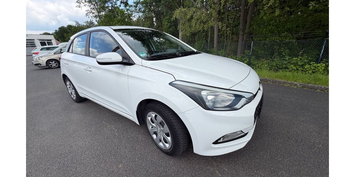 Hyundai i20 39.800 km 10.100 &euro; Hamm 59067