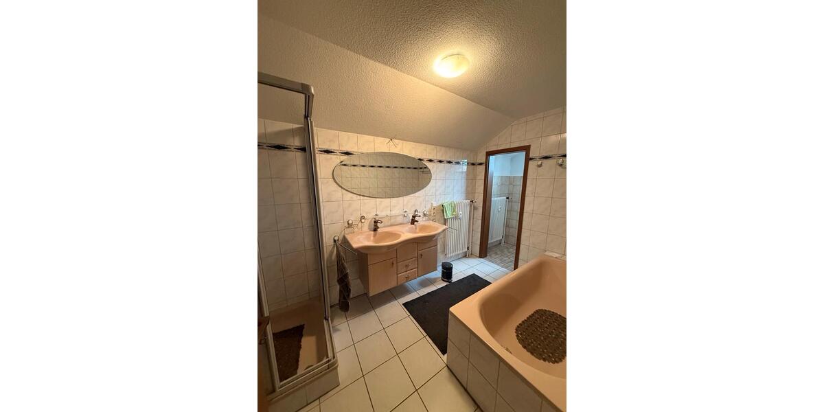 Dachgeschoßwohnung Ense - 2 Zimmer, 64 m&sup2;, 650&euro; | Angebot:26616961