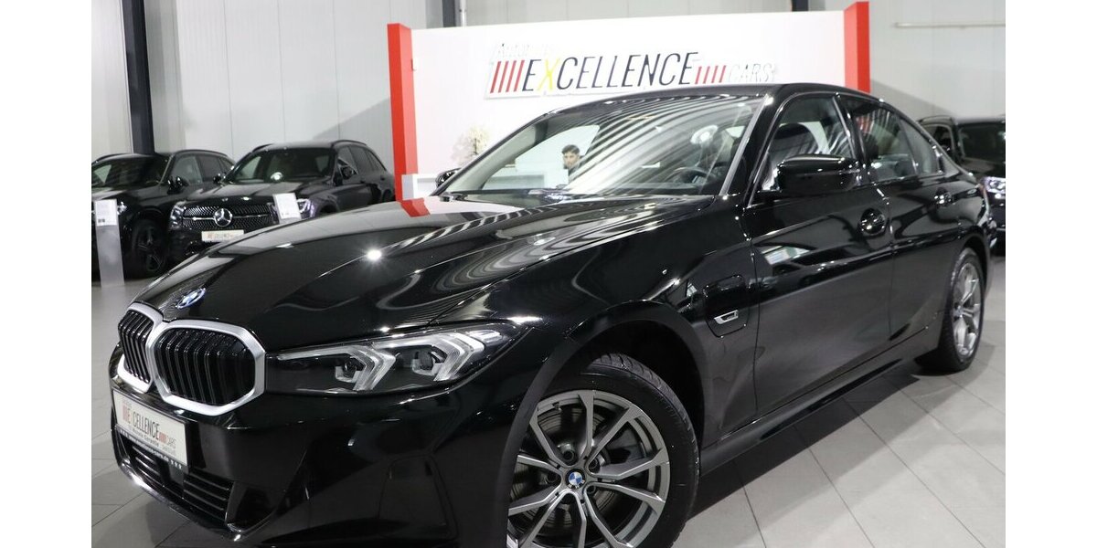BMW 330e LIMOUSINE SHADOW CURVED+HEAD-UP, LED, H/K 46.000 km 30.993 &euro; Hamm 59077