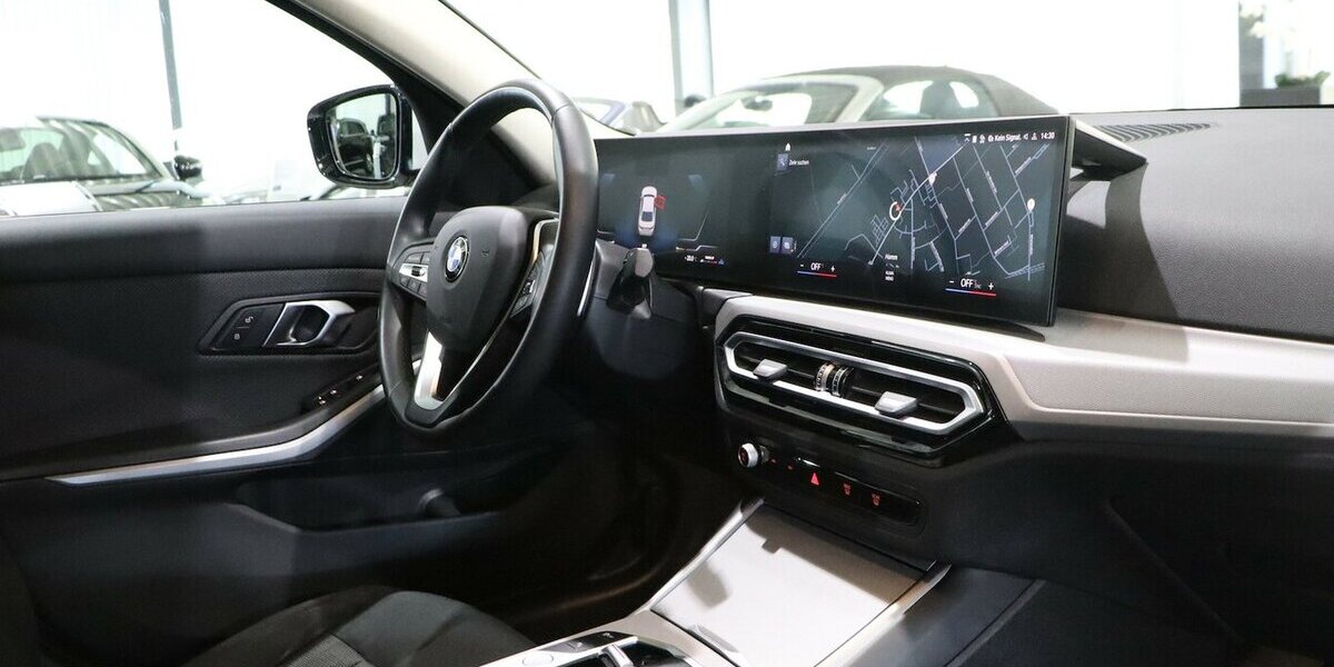 BMW 320d LIMOUSINE xDrive BUSINESS / CURVED / LED 68.000 km 29.777 &euro; Hamm 59077