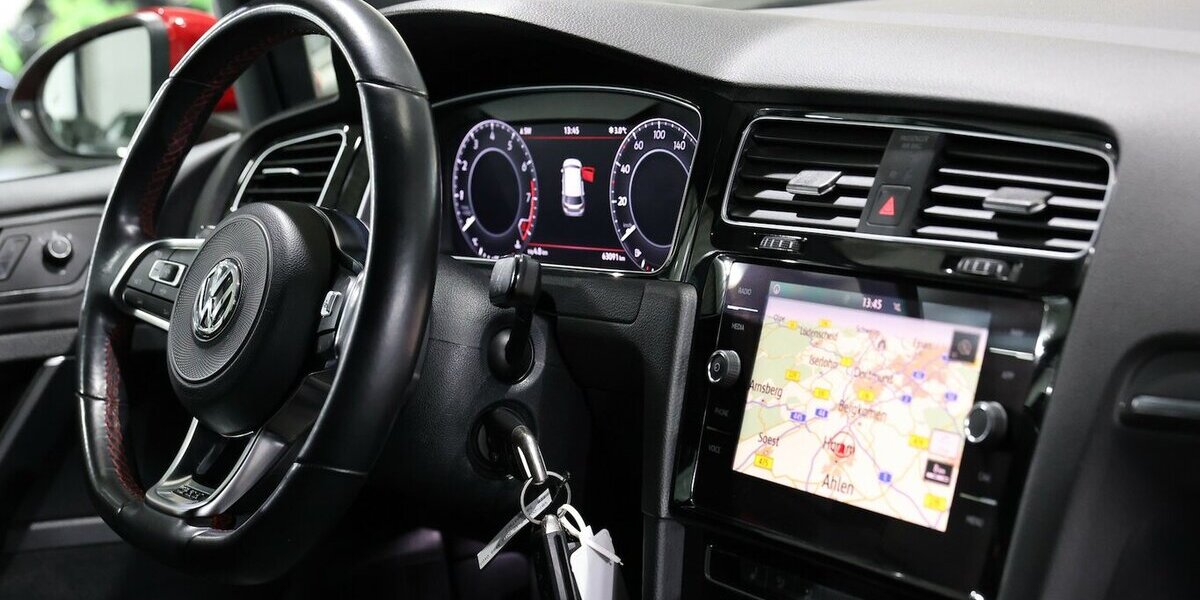 VW Golf GTI VII 2.0 TSI DSG GTI PERFORMANCE RED 63.000 km 23.111 &euro; Hamm 59077