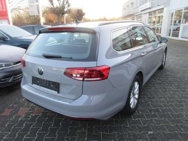 VW Passat Variant Business 2.0 TDI DSG NAVI AHK KAMER 132.100 km 19.388 &euro; Bergkamen 59192
