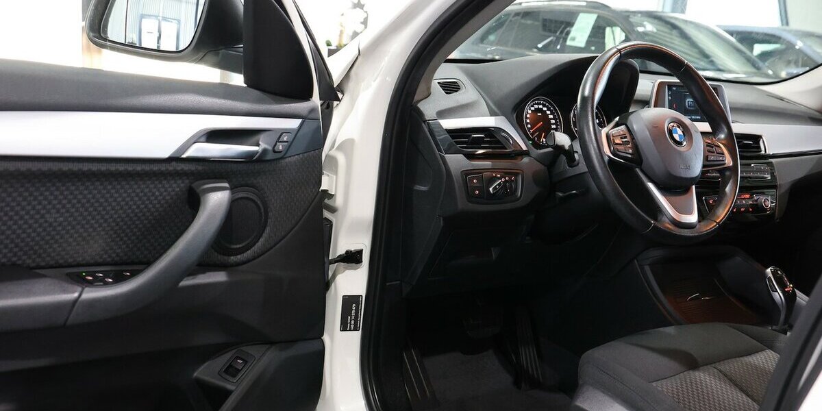 BMW X1 sDrive 18i Advantage WHITE / AUTOMATIK / 89.000 km 17.991 &euro; Hamm 59077