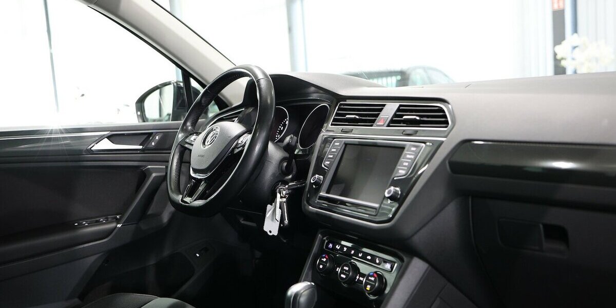 VW Tiguan 1.4 TSI DSG 4M HIGHLINE PANORAMA,LED,HUD 93.000 km 20.777 &euro; Hamm 59077