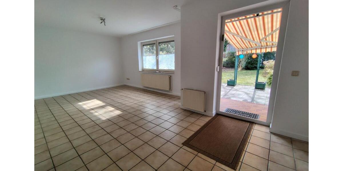 Erdgeschoßwohnung Dortmund Brackel - 2.5 Zimmer, 62 m&sup2;, 744&euro; | Angebot:26017928