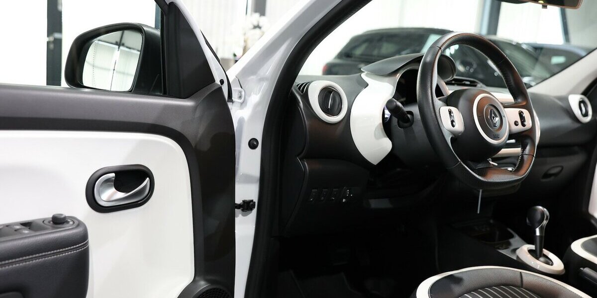 Renault Twingo TECHNO ELECTRIC SPURHALTE, LEDER, KAMERA 10.000 km 13.991 &euro; Hamm 59077