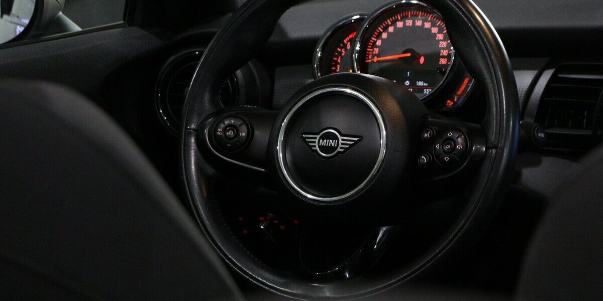 Mini Cooper Cabrio CHILLI CARBON BLACK EXCITETMENT 63.000 km 17.777 &euro; Hamm 59077