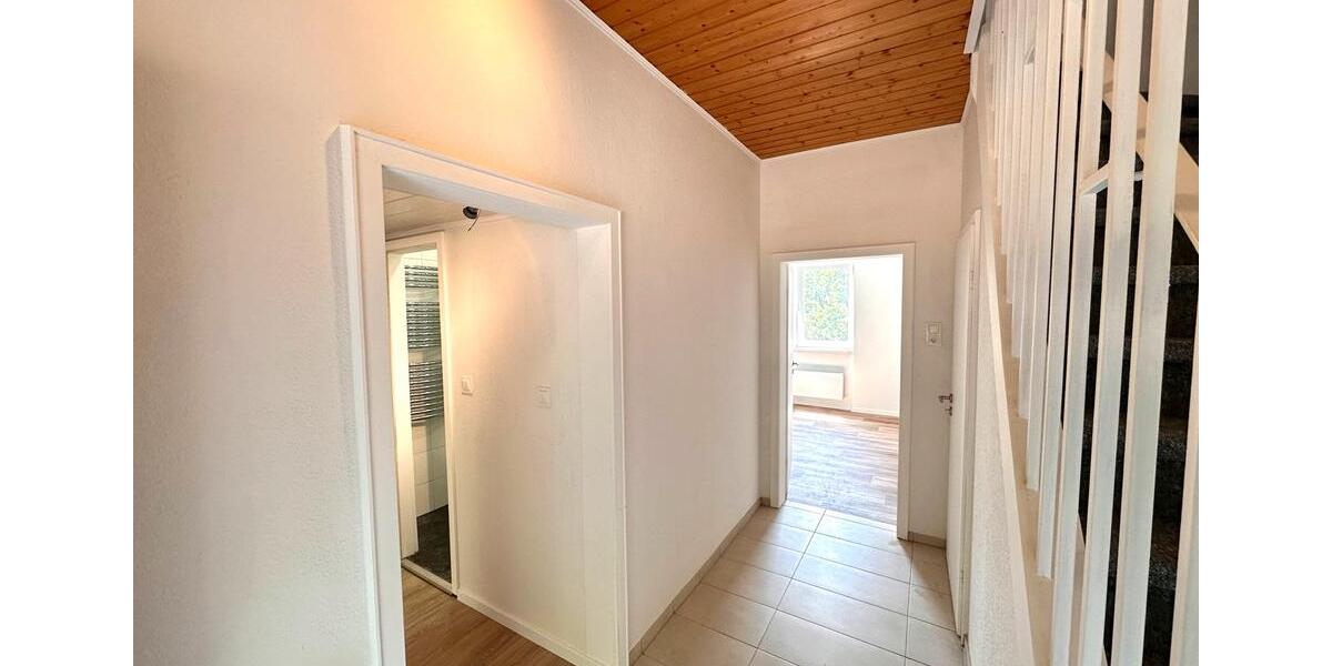 Doppelhaushälfte Hemer - 8 Zimmer, 155 m&sup2;, 1.400&euro; | Angebot:26006012