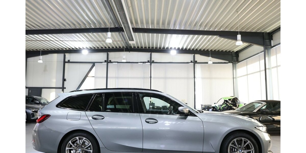 BMW 318d Touring ADVANTAGE CURVED+NAVI, LEDER, LED 67.000 km 29.777 &euro; Hamm 59077