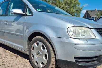 VW Touran 223.482 km 2.750 &euro; Lünen 44532