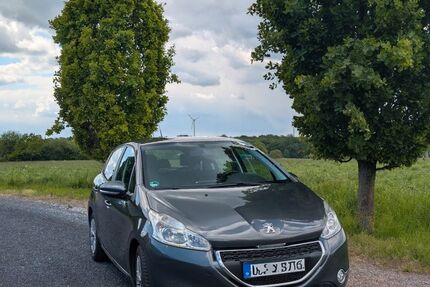 Peugeot 208 112.000 km 4.500 &euro; Unna 59427
