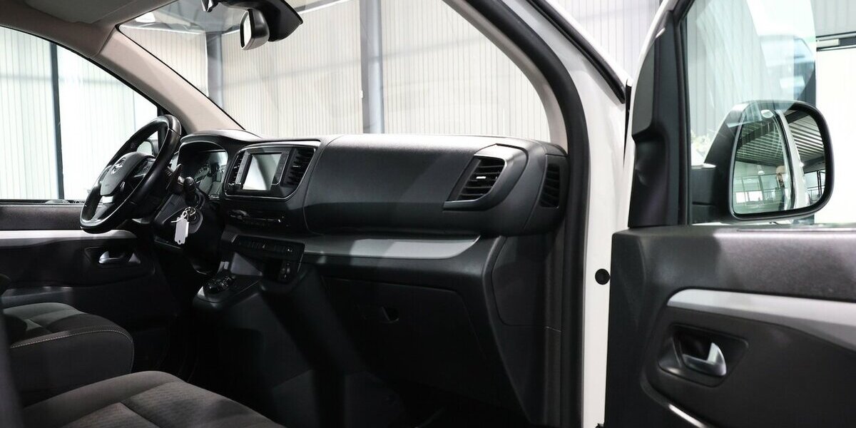 Opel Zafira Life 2.0 CDTI EDITION-M INNOVATION 8-SITZ 150.000 km 26.555 &euro; Hamm 59077