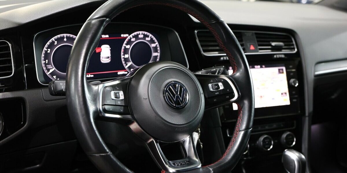 VW Golf GTI VII 2.0 TSI DSG GTI PERFORMANCE RED 63.000 km 23.111 &euro; Hamm 59077