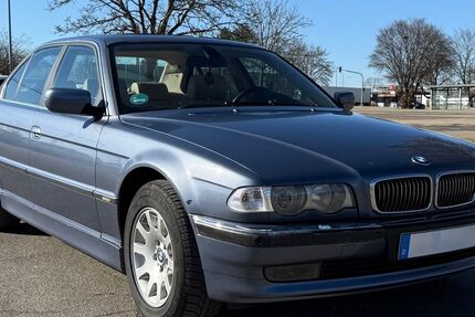 BMW 728 246.139 km 10.200 &euro; Dortmund 44139