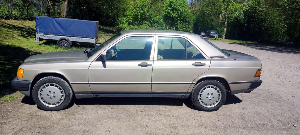 Mercedes-Benz 190 195.000 km 14.900 &euro; Witten 58455