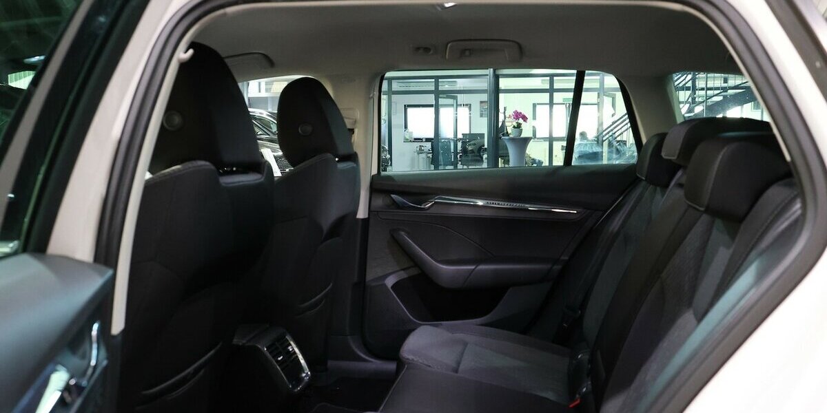 Skoda Octavia Combi 2.0 TDI FIRST-EDITION WHITE / LED 152.000 km 15.991 &euro; Hamm 59077