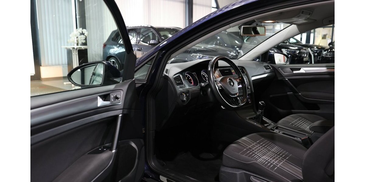 VW Golf VII 1.2 TSI LOUNGE 3-TÜRER / ERST 55.000-KM 55.000 km 10.444 &euro; Hamm 59077
