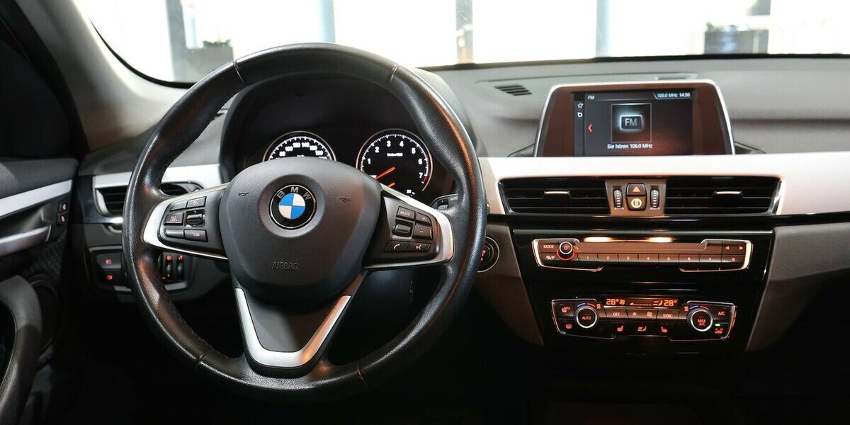BMW X1 sDrive 18i Advantage WHITE / AUTOMATIK / 89.000 km 17.991 &euro; Hamm 59077