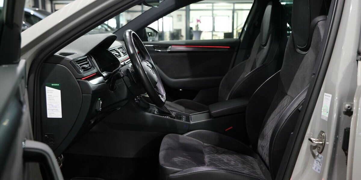 Skoda Superb LIMO TDI DSG 4x4 SPORTLINE GREY & BLACK 97.000 km 27.991 &euro; Hamm 59077