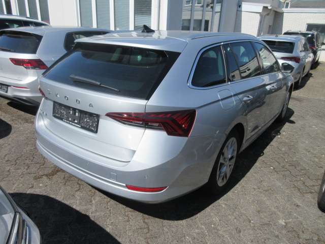 Skoda Octavia Style 2.0 TDI DSG NAVI GRA LED ALU APS SIT 82.800 km 22.900 &euro; Bergkamen 59192
