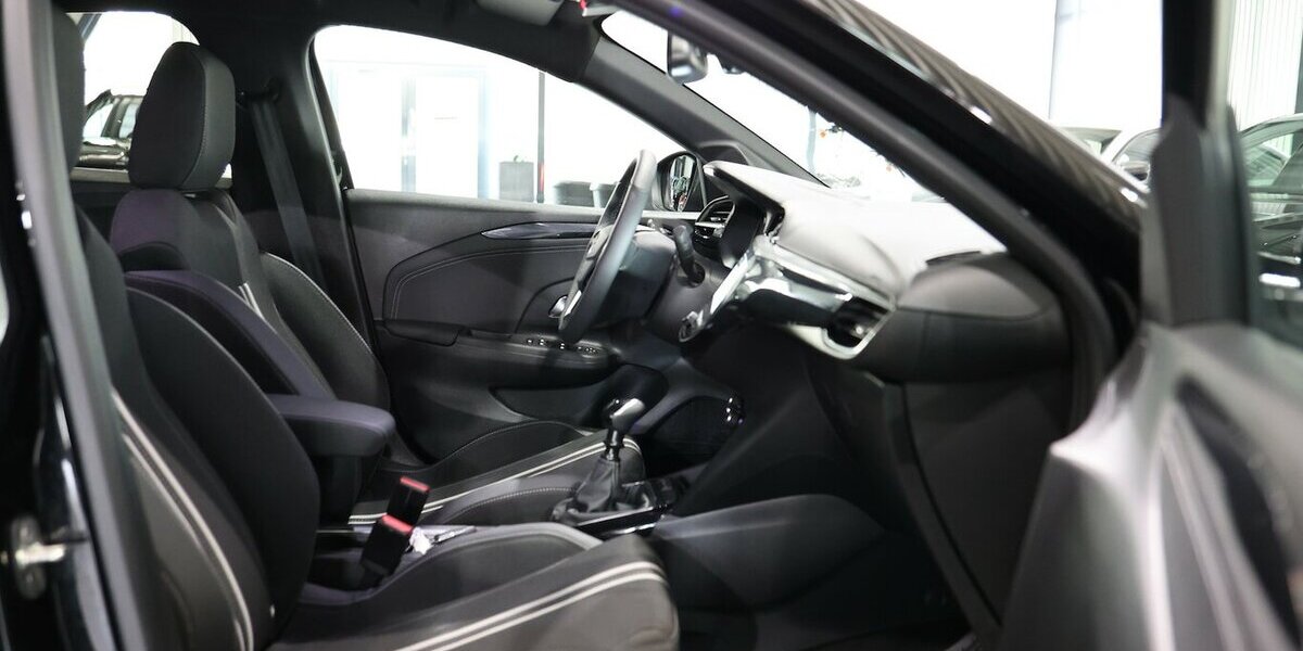 Opel Corsa F 1.2 T GS-SPORT TECH ALL-BLACK / MATRIX / 25.000 km 16.444 &euro; Hamm 59077