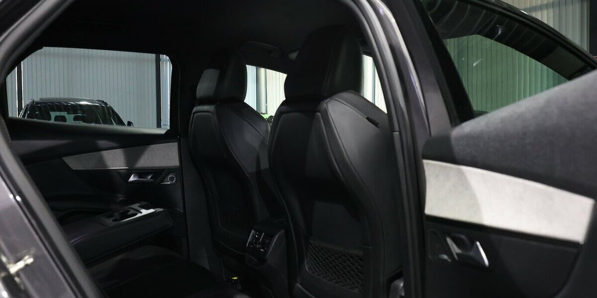 Peugeot 3008 2.0 BLUE-HDI 180 GT-LINE-SPORT / I-COCKPIT 138.000 km 16.555 &euro; Hamm 59077