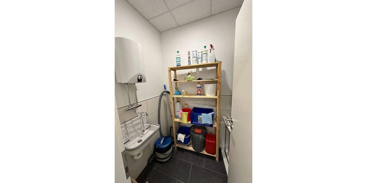 Gewerbeobjekt Holzwickede - 6 Zimmer, 138 m&sup2;, 1.750&euro; | Angebot:25689721