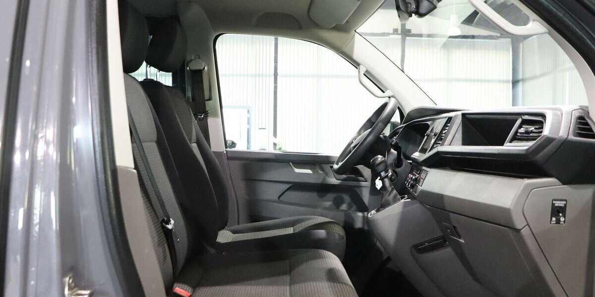 VW T6.1 Transporter KOMBI 2.0 TDI 9-SITZER / GREY 84.000 km 26.555 &euro; Hamm 59077