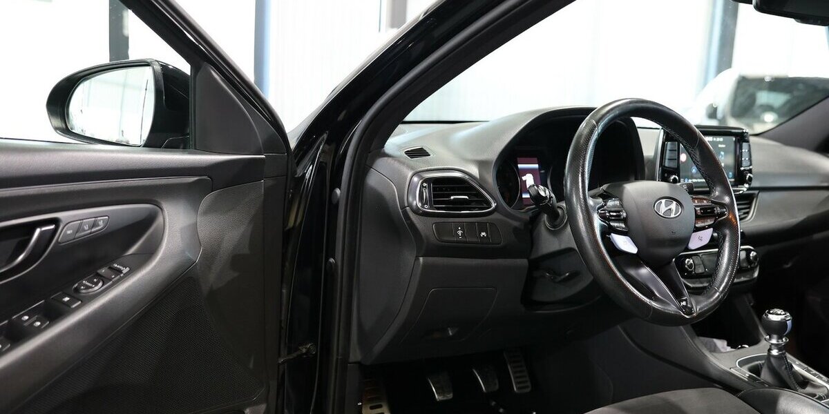 Hyundai i30 N 2.0 T-GDI N-PERFORMANCE / PANORAMA / LED 127.000 km 18.700 &euro; Hamm 59077