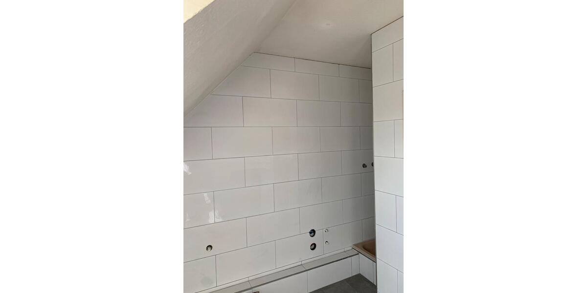 Dachgeschoßwohnung Hamm - 2 Zimmer, 84 m&sup2;, 650&euro; | Angebot:25974940