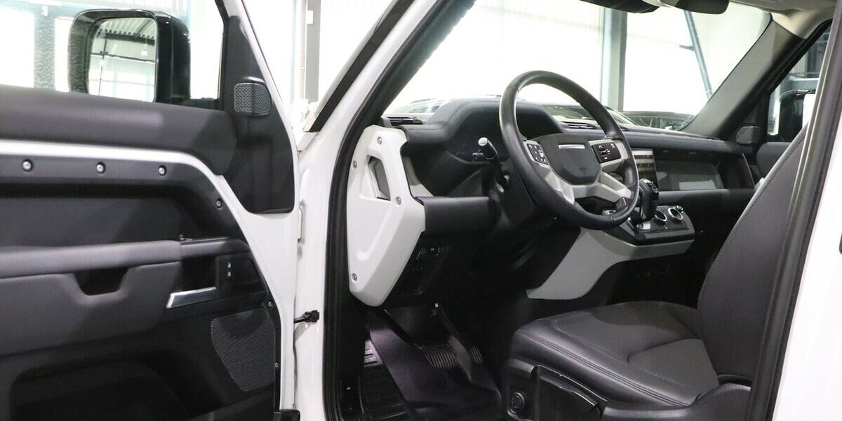 Land Rover Defender D200 90S / 6-SITZER / PANORAMA-SEITEN 69.000 km 51.991 &euro; Hamm 59077