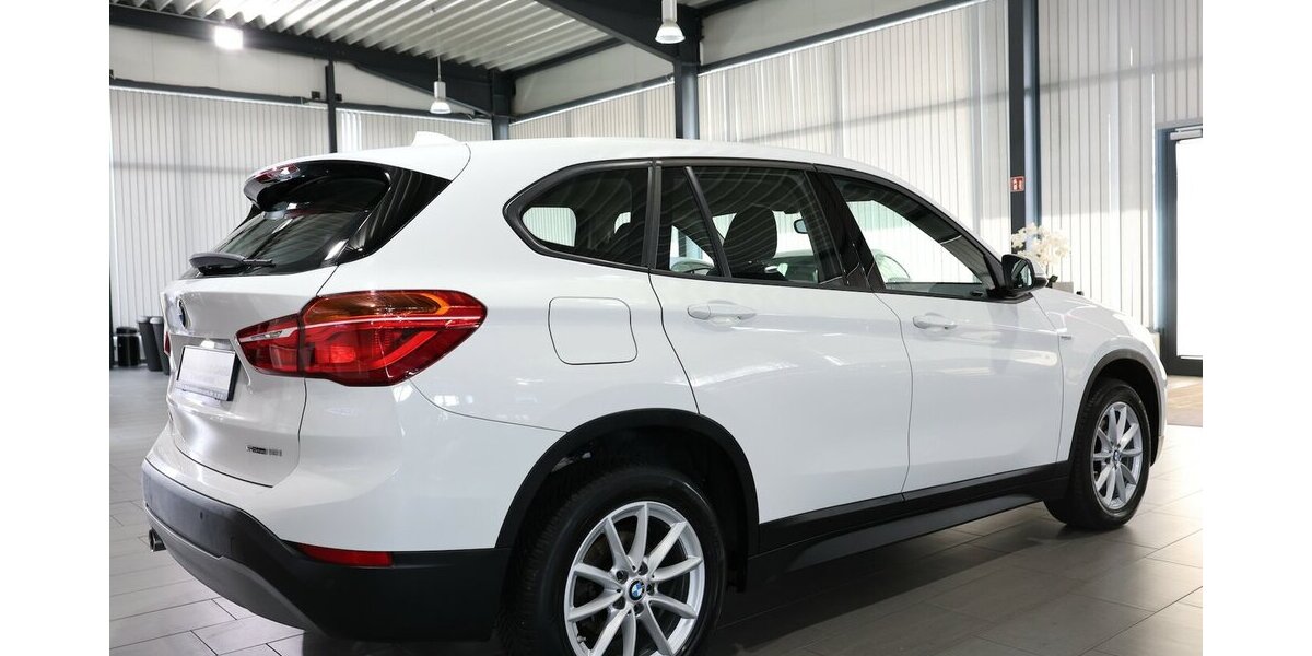 BMW X1 sDrive 18i Advantage WHITE / AUTOMATIK / 89.000 km 17.991 &euro; Hamm 59077