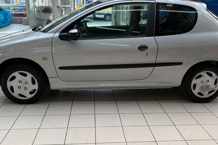 Peugeot 206 165.000 km 1.690 &euro; Dortmund 44339