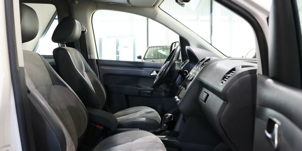 VW Caddy KOMBI 1.6 TDI DSG EDITION-30 WHITE & BLACK 144.000 km 15.444 &euro; Hamm 59077