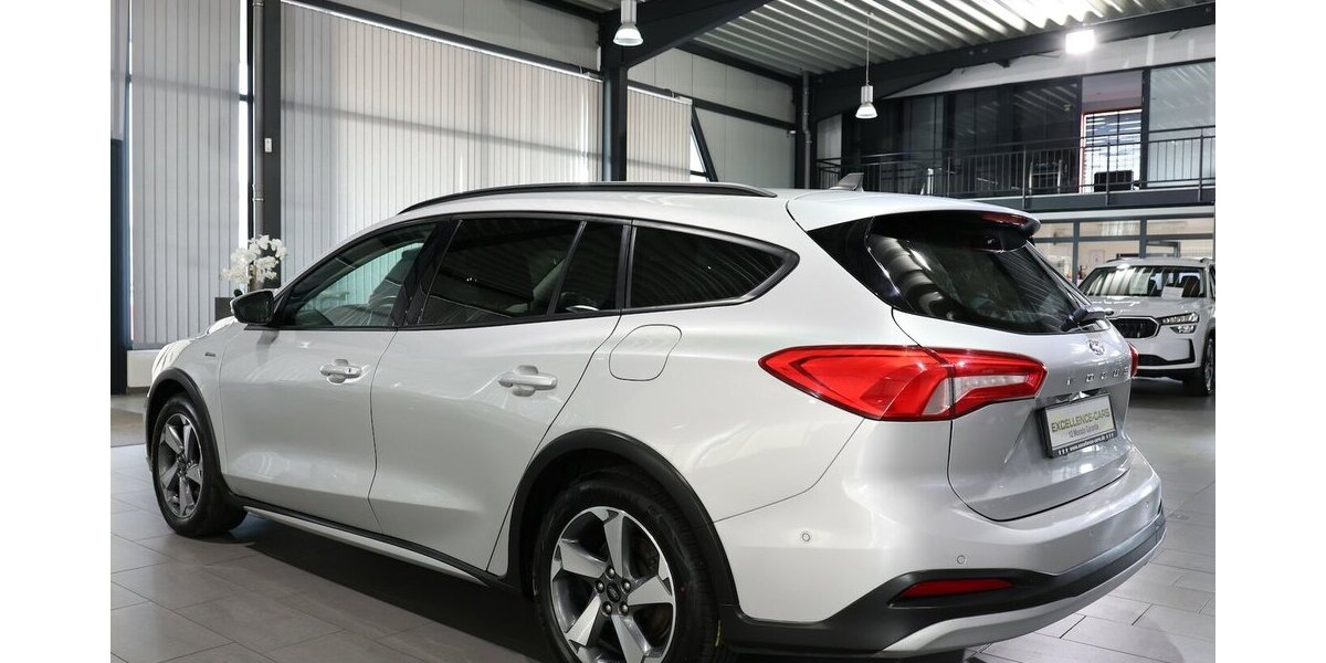 Ford Focus TUNIER 1.5 EB ACTIVE CROSS OVER / LED / 117.000 km 14.444 &euro; Hamm 59077