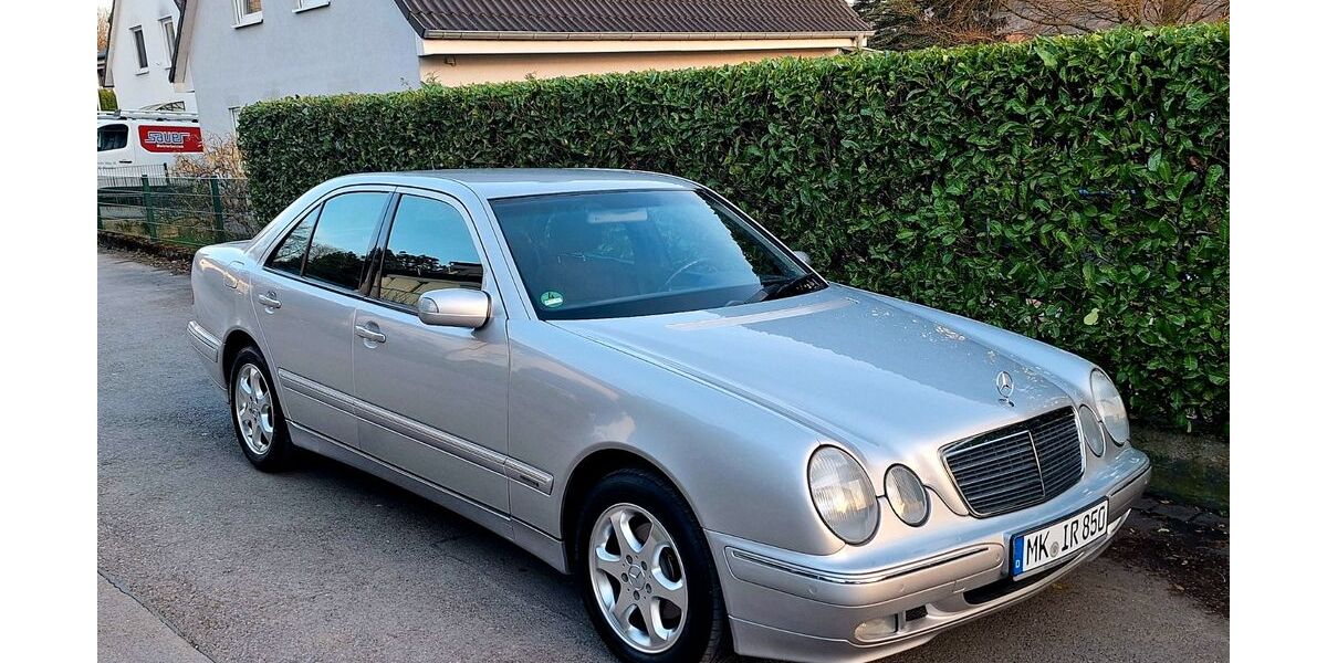 Mercedes-Benz E 220 182.000 km 5.950 &euro; Hemer 58675