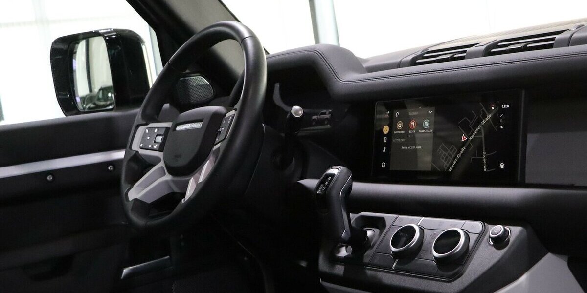 Land Rover Defender D200 90S / 6-SITZER / PANORAMA-SEITEN 69.000 km 51.991 &euro; Hamm 59077