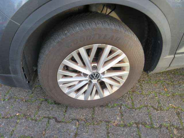 VW T-Roc 1.0 TSI NAVI ALU ACC GJR APS SITZHEIZUNG CLI 66.500 km 17.988 &euro; Bergkamen 59192