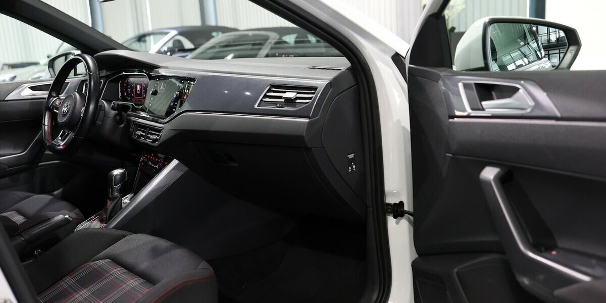 VW Polo GTI 2.0 TSI DSG BEATS WHITE / LED, AID, ACC 139.000 km 14.991 &euro; Hamm 59077