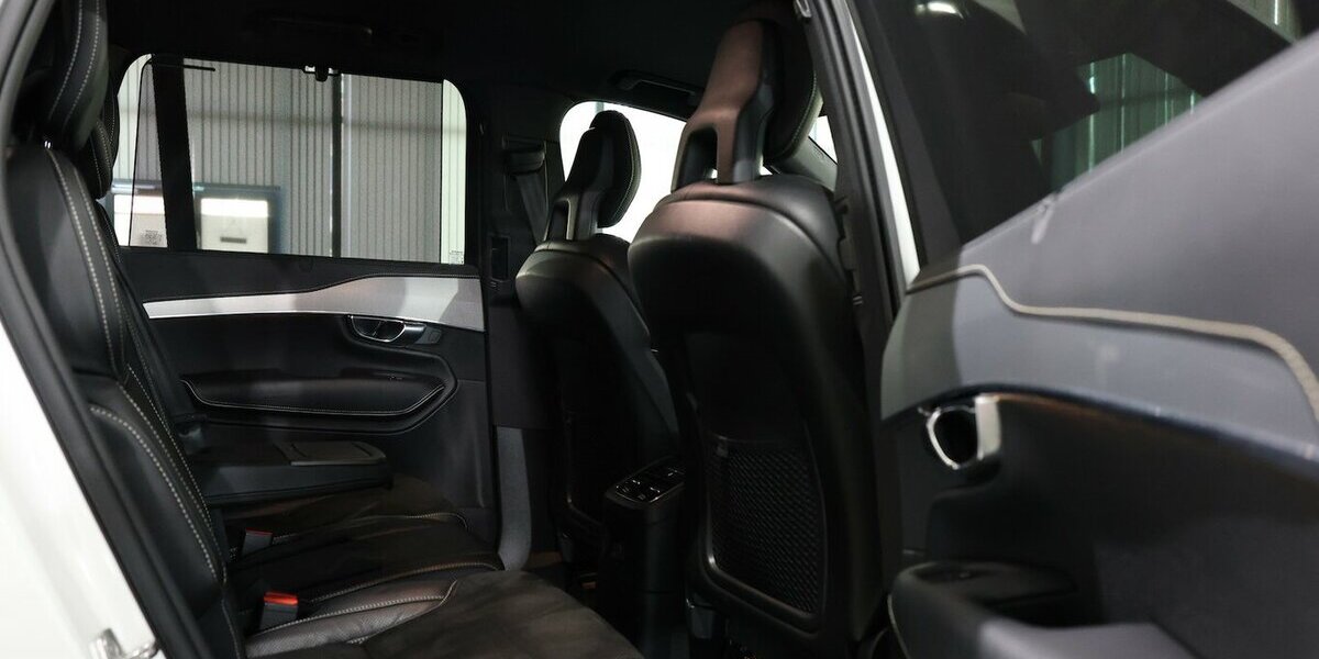 Volvo XC90 RECHARGE P-HEV AWD R-DESIGN SPORT 7-SITZER 137.000 km 37.991 &euro; Hamm 59077
