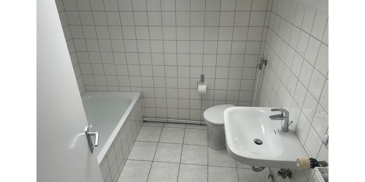 Dachgeschoßwohnung Menden (Sauerland) - 3 Zimmer, 59 m&sup2;, 440&euro; | Angebot:24878445