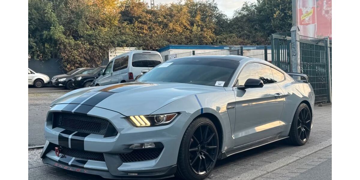 Ford Mustang 124.500 km 32.500 &euro; Dortmund 44379