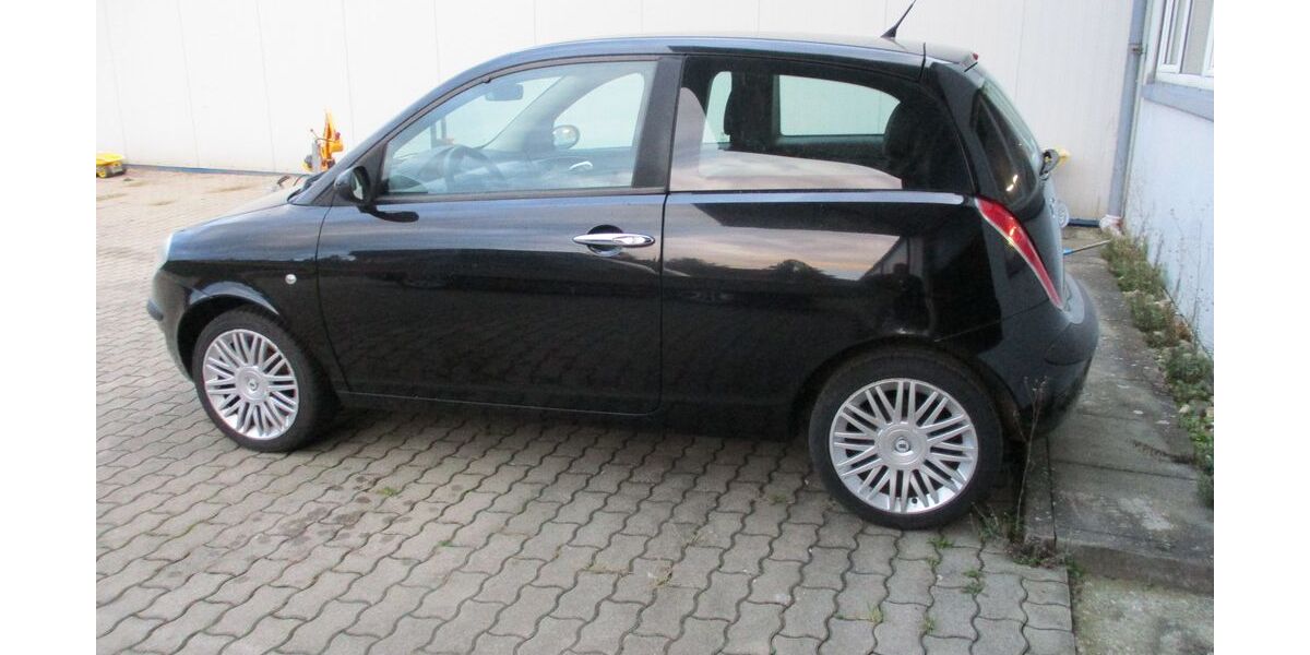 Lancia Ypsilon 179.998 km 1.195 &euro; Ahlen 59227