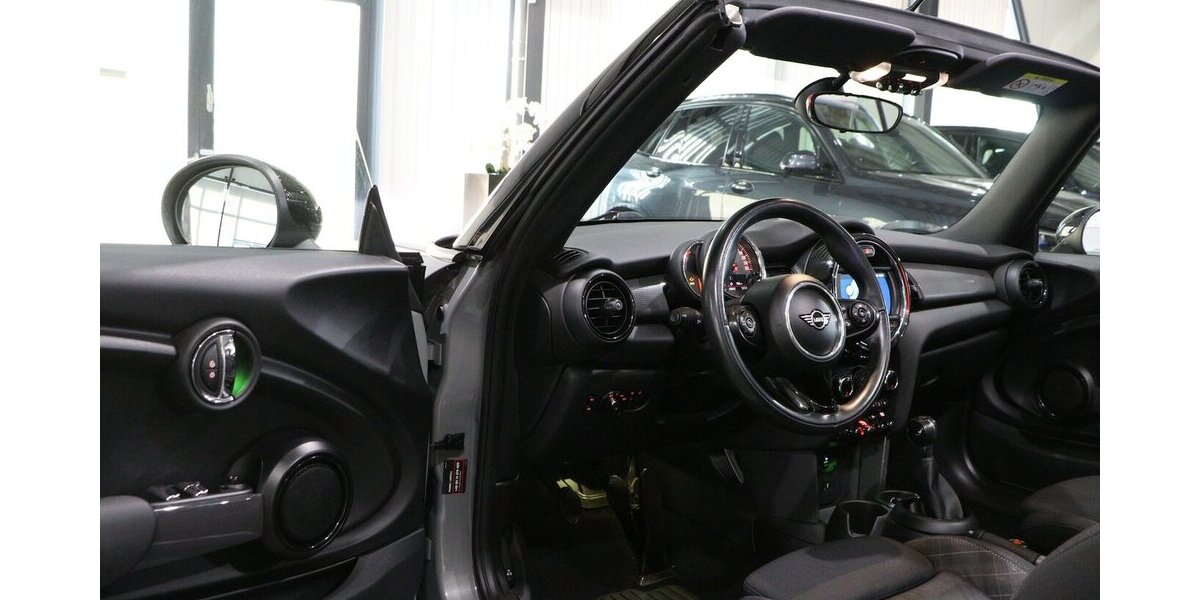 Mini Cooper Cabrio CHILLI CARBON BLACK EXCITETMENT 63.000 km 17.777 &euro; Hamm 59077