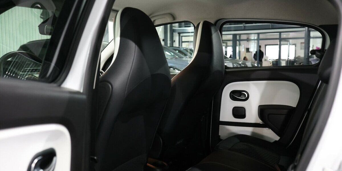 Renault Twingo TECHNO ELECTRIC SPURHALTE, LEDER, KAMERA 10.000 km 13.991 &euro; Hamm 59077