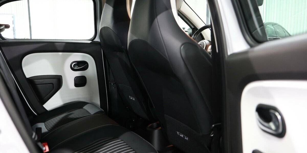 Renault Twingo INTENS ELECTRIC SPURHALTE, LEDER, KAMERA 14.000 km 13.300 &euro; Hamm 59077