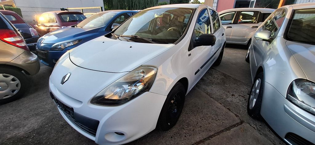 Renault Clio 128.300 km 3.500 &euro; Dortmund 44339