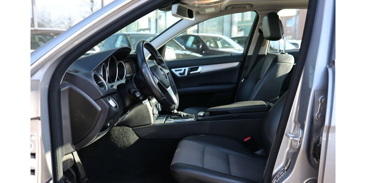 Mercedes-Benz C 350 CGI BE AVANTGARDE SCHIEBEDACH,XENON,LEDER 206.000 km 8.802 &euro; Hamm 59077