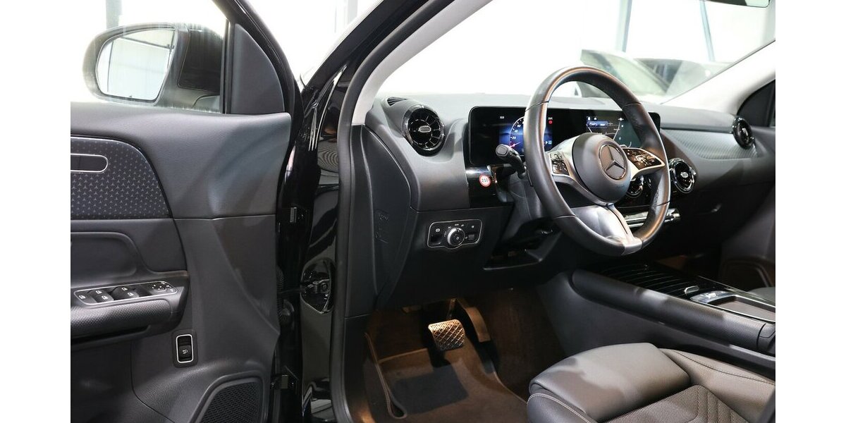 Mercedes-Benz GLA 180 ADVANCED SPORT / LEDER, LED, WIDESCREEN 7.000 km 33.331 &euro; Hamm 59077